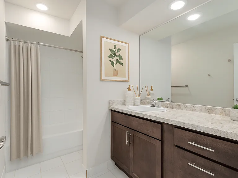 Briarlane Apartments — Photo 9