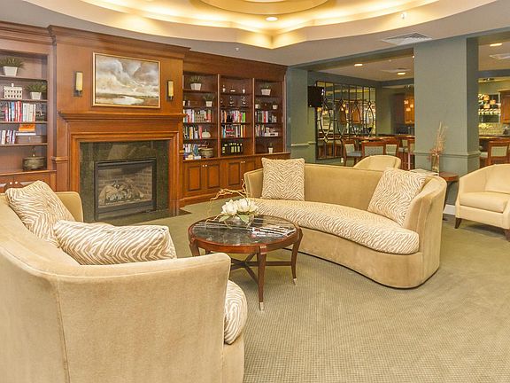 5th image of 1915 Towne Centre Blvd Unit 607