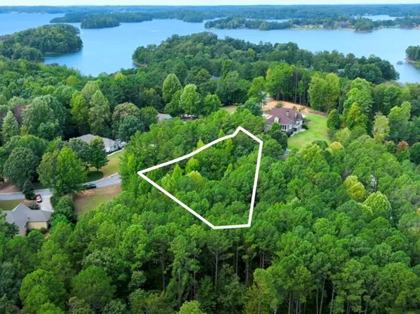 64 E Waterford Dr, Seneca, SC 29672