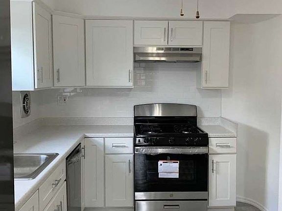 3rd image of 209-39 41st Ave #3