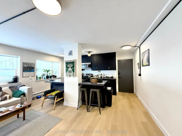 111 Craydon Rd #102, Whitby, ON L1N 2B5