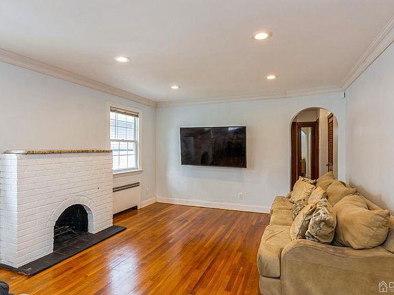 3rd image of 761-763 Emerson Ave