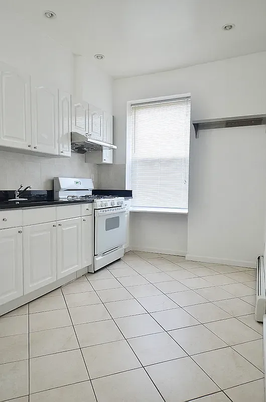 11-51 44th Drive — Photo 3
