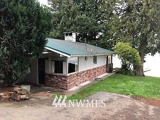 15918 Rose Road photo 1
