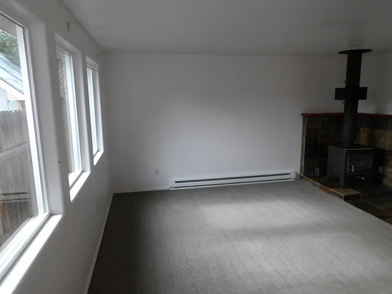 2921 Woodside Blvd — Photo 5