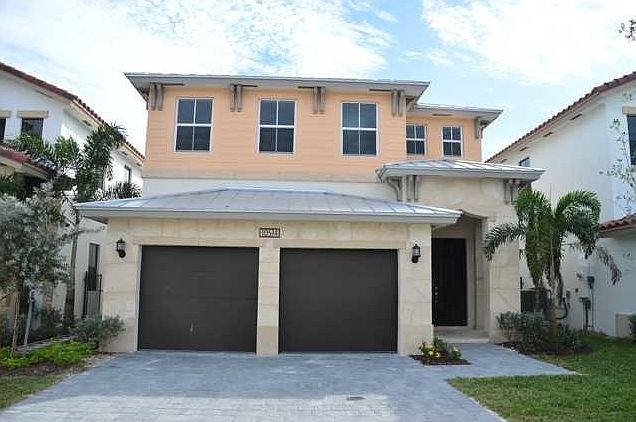 1st image of 10513 NW 70th Ln