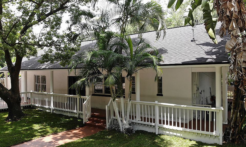 1st image of 304 E Hollywood St