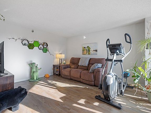 4th image of 78 10th St E Unit 1502