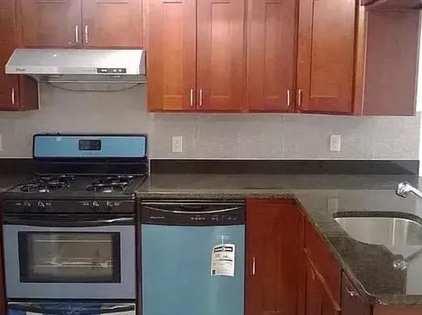 63-14 Queens Boulevard image 3 of 8