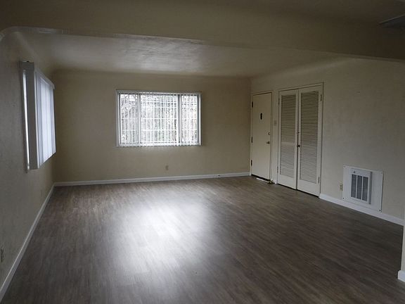 3rd image of 2222 California St APT 5