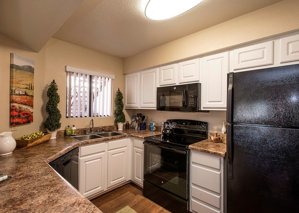 Kitchen of B1PR Emerald