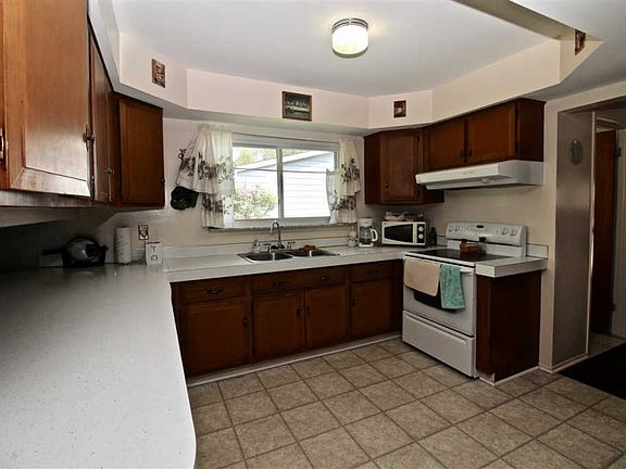 4th image of 4436 Saint Martins Dr