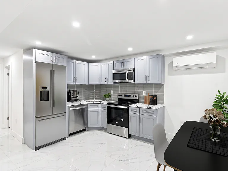 15 Cooper St #1B — Photo 8