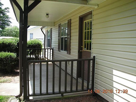 4th image of 2560 Fairlane Dr