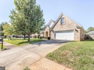 130 Manchester Ln, Byron, GA 31008