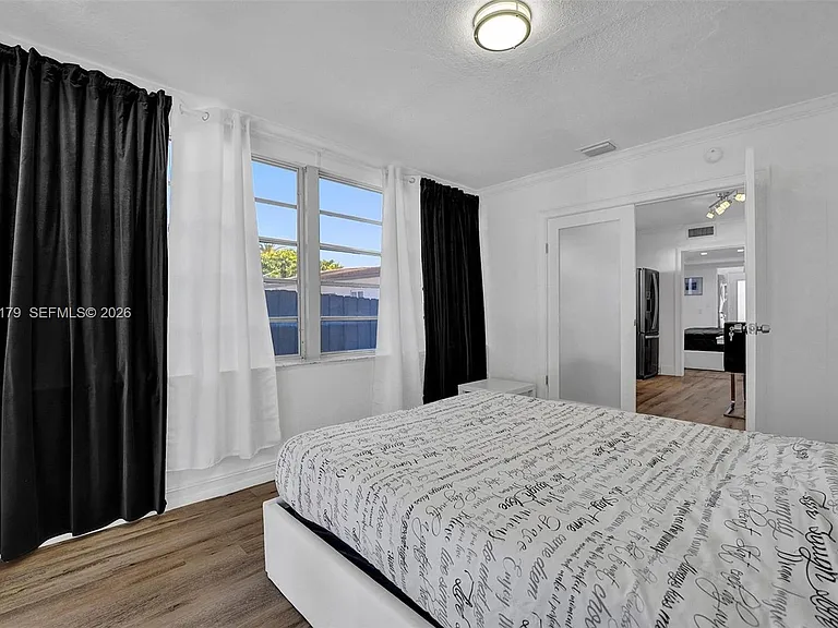 9072 Froude Ave — Photo 37