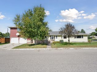 612 S 11th St, Olivia, MN 56277