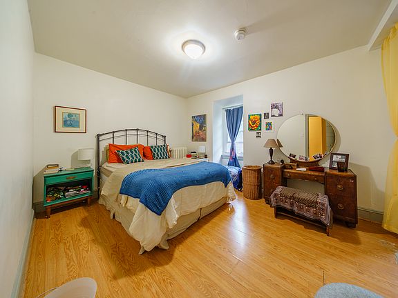 Middle Room