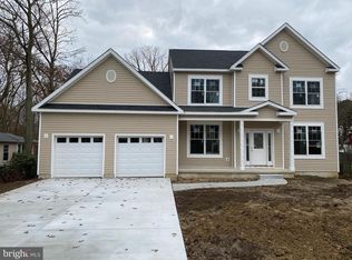 8 Pinewood Ct, Sicklerville, NJ 08081