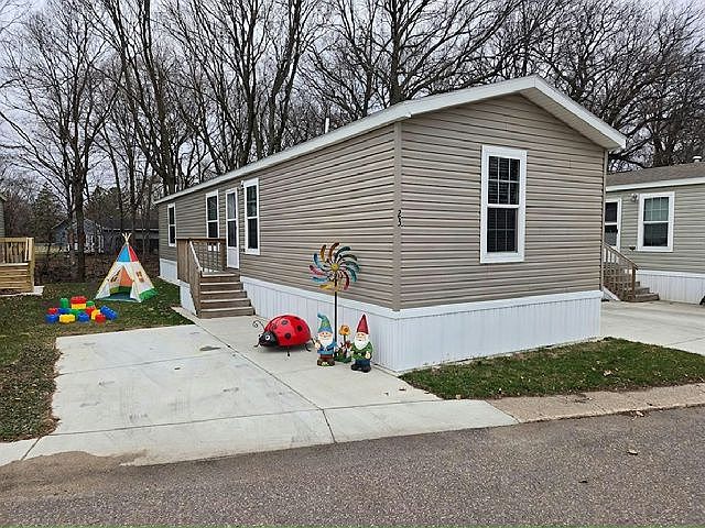 1st image of 23 Wood Dr #8