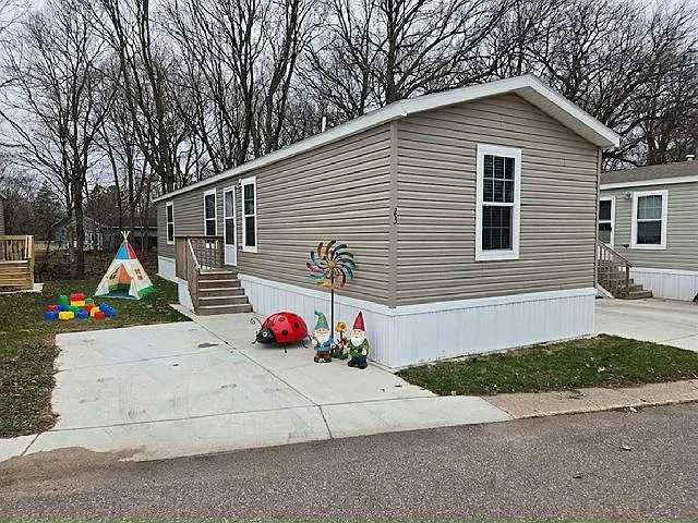 23 Wood Dr #8
