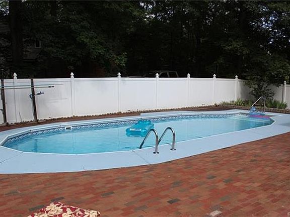 5th image of 9060 Greenlake Cir