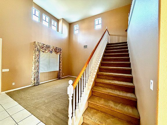 4th image of 12431 Goodwood Dr