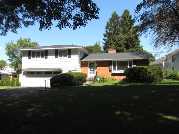 504 Rugby Rd, Syracuse, NY 13203