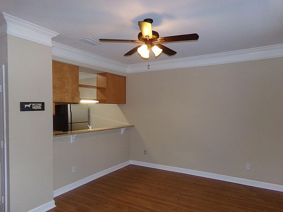 2nd image of 1922 Honolulu Ln