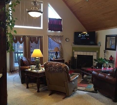 5th image of 1399 Hicks Rd