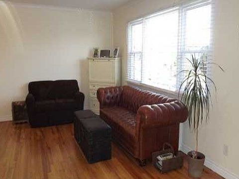 4th image of 3342 Murdock Ave