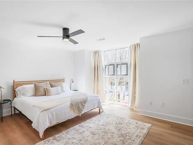 1210 Cleburne Ave NE — Photo 12