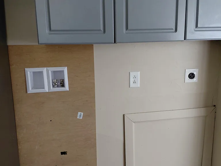 5075 Hackett Dr — Photo 4