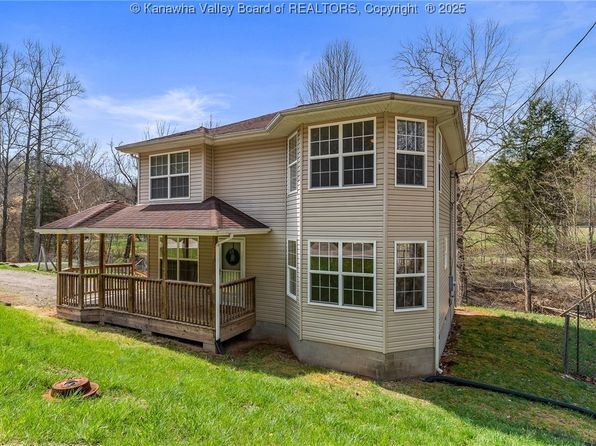 7987 Hurricane Creek Rd, Winfield, WV 25213