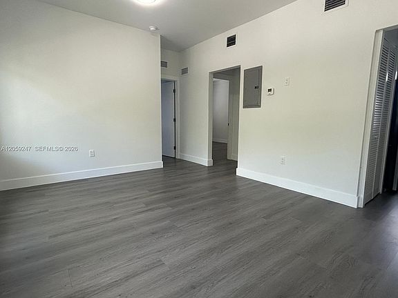 5th image of 638 SW 21st Ave #4