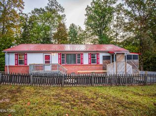 110 Moccasin Hollow Ln, Clinton, TN 37716