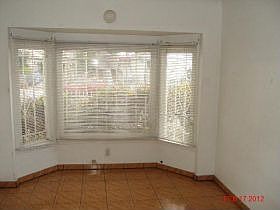3rd image of 1043 W 65th Pl