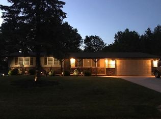 709 Trenton Dr, Sherman, IL 62684