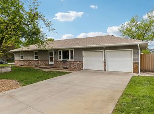 6 Adams Pl, Halstead, KS 67056