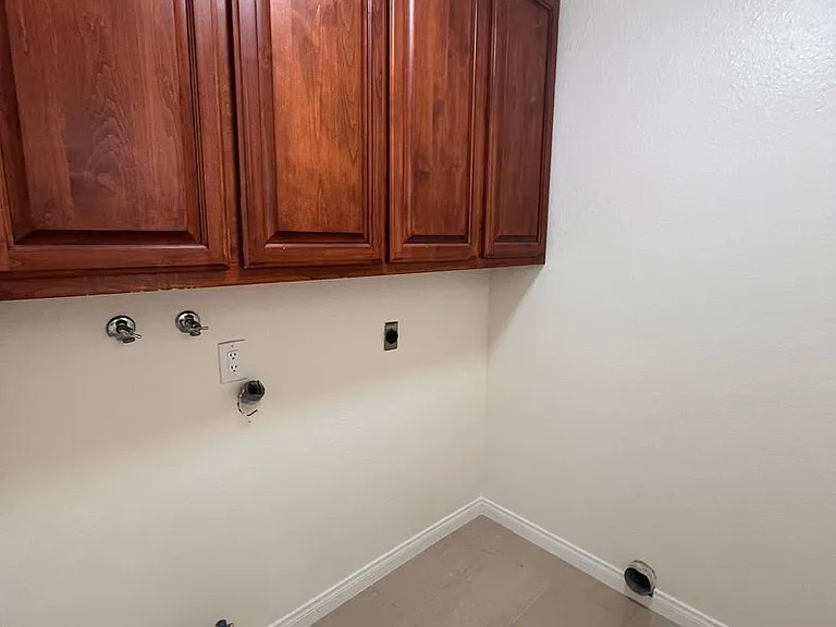 1142 Ashbury Ct — Photo 29