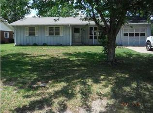 618 N Morningside Dr, Wellington, KS 67152