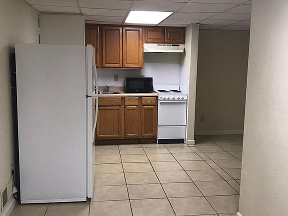 4th image of 10 Balsam Dr APT C