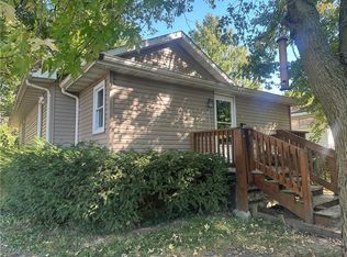 61 S State St, Danville, IL 61832