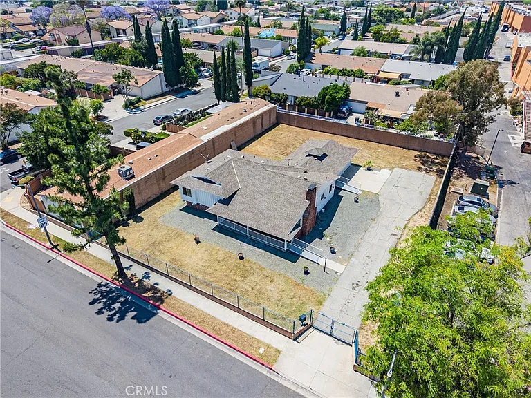 1345 S Jellick Ave — Photo 57