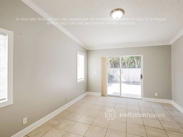 119 NW 44th Ter — Photo 10