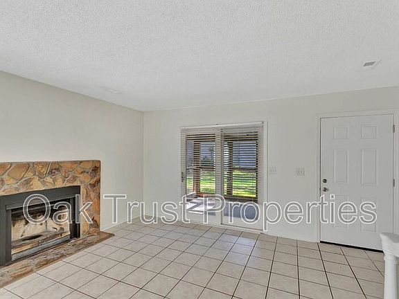 5th image of 4407 Great Oak Dr