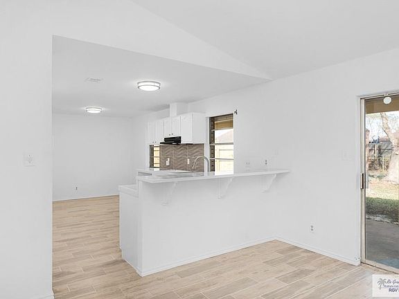 4th image of 47 Calgary Ct