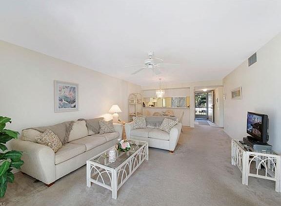 4th image of 7340 Glenmoor Ln APT 202