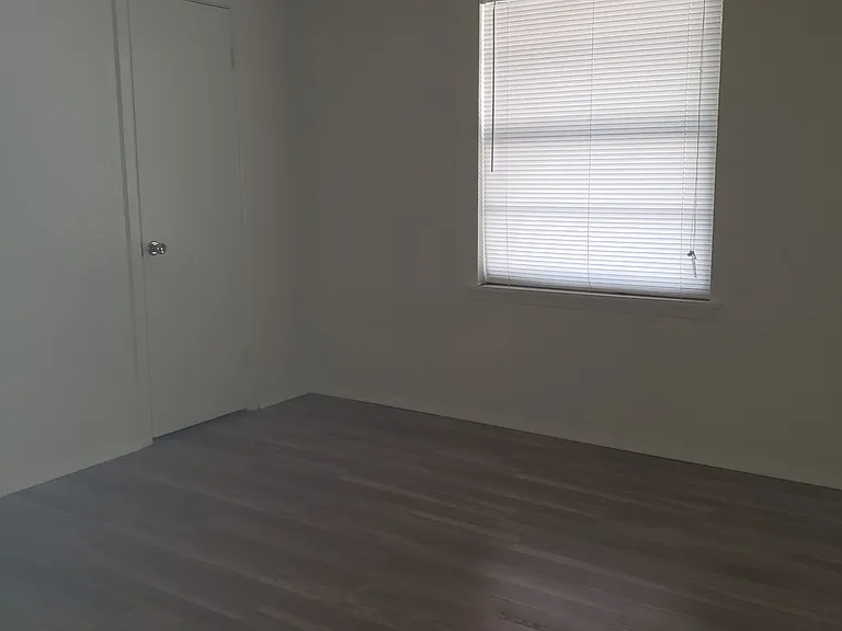 1439 S Rusk St — Photo 21