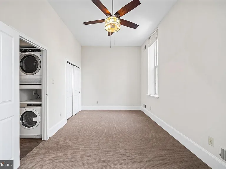 1023 Clinton St #205 — Photo 11